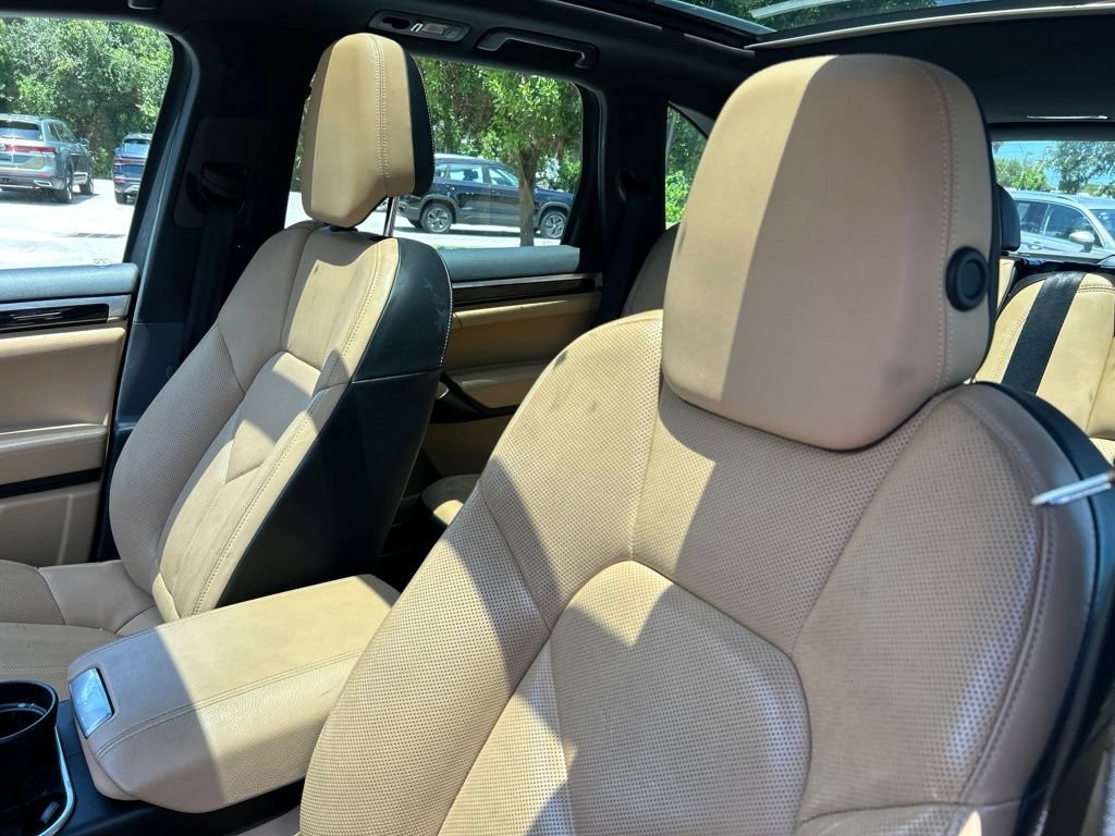 Used 2017 Porsche Cayenne S AWD/4WD image 22