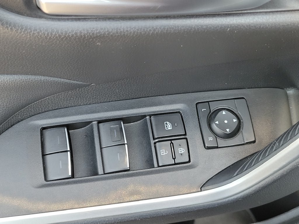 Used 2025 Toyota RAV4 XLE AWD/4WD image 21