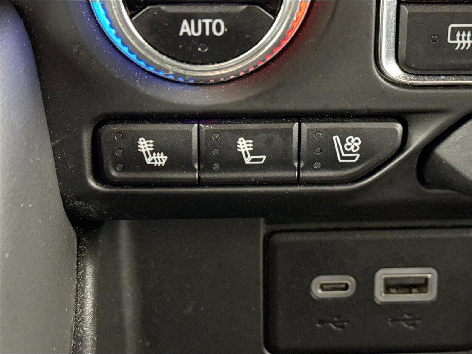 Used 2024 GMC Yukon XL SLT image 6