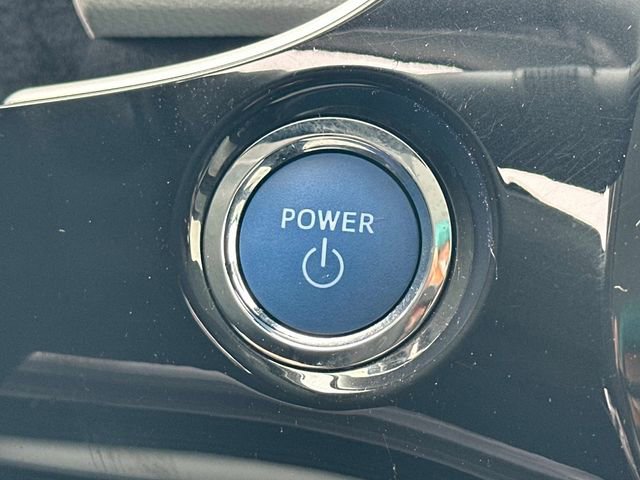 Used 2022 Toyota Prius XLE w/ Advanced Technology Package image 11