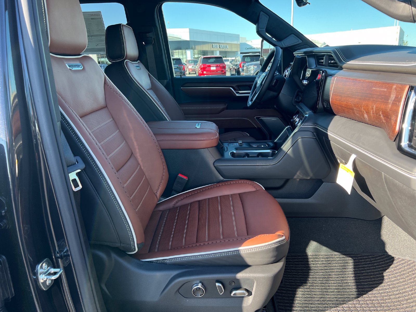 New 2026 GMC Sierra 3500 Denali Ultimate AWD/4WD image 17