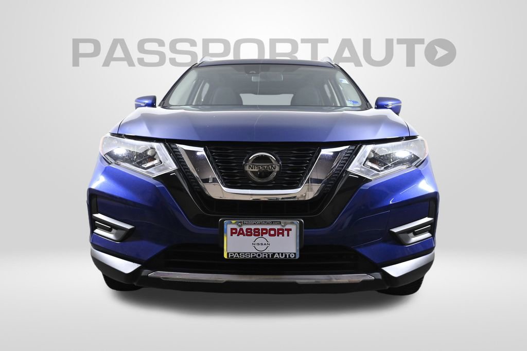 Used 2019 Nissan Rogue SV w/ Sun & Sound Touring Package image 2