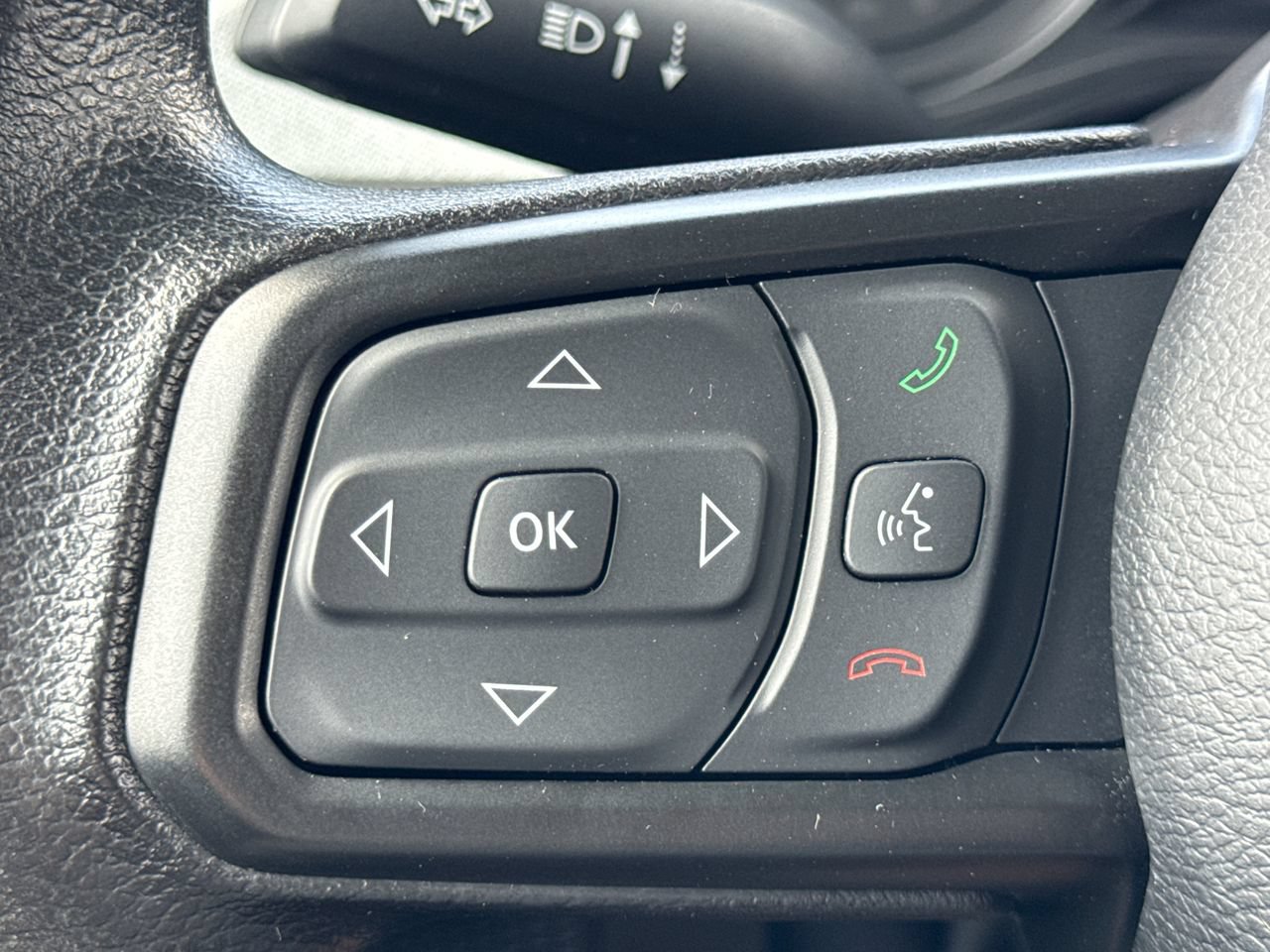 Used 2025 Jeep Gladiator Sport AWD/4WD image 27