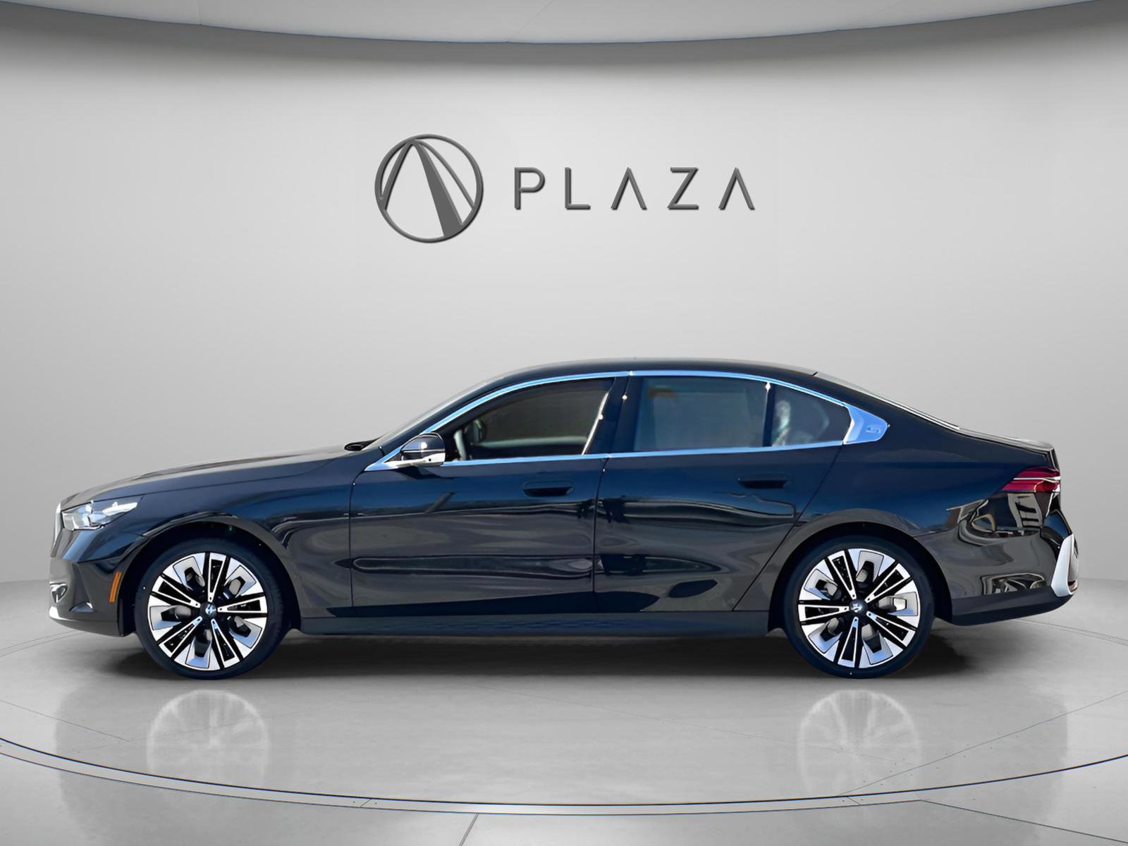 Certified 2025 BMW 530i xDrive w/ Premium Package image 3