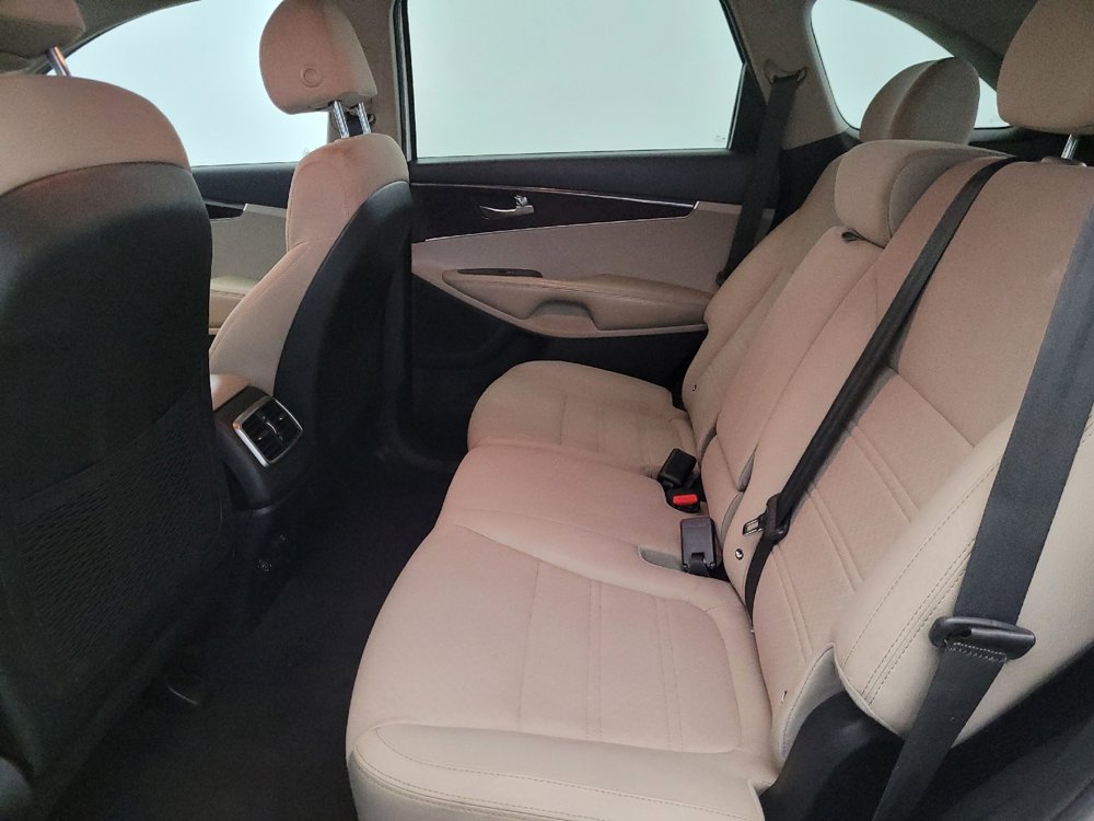 Used 2018 Kia Sorento LX image 18