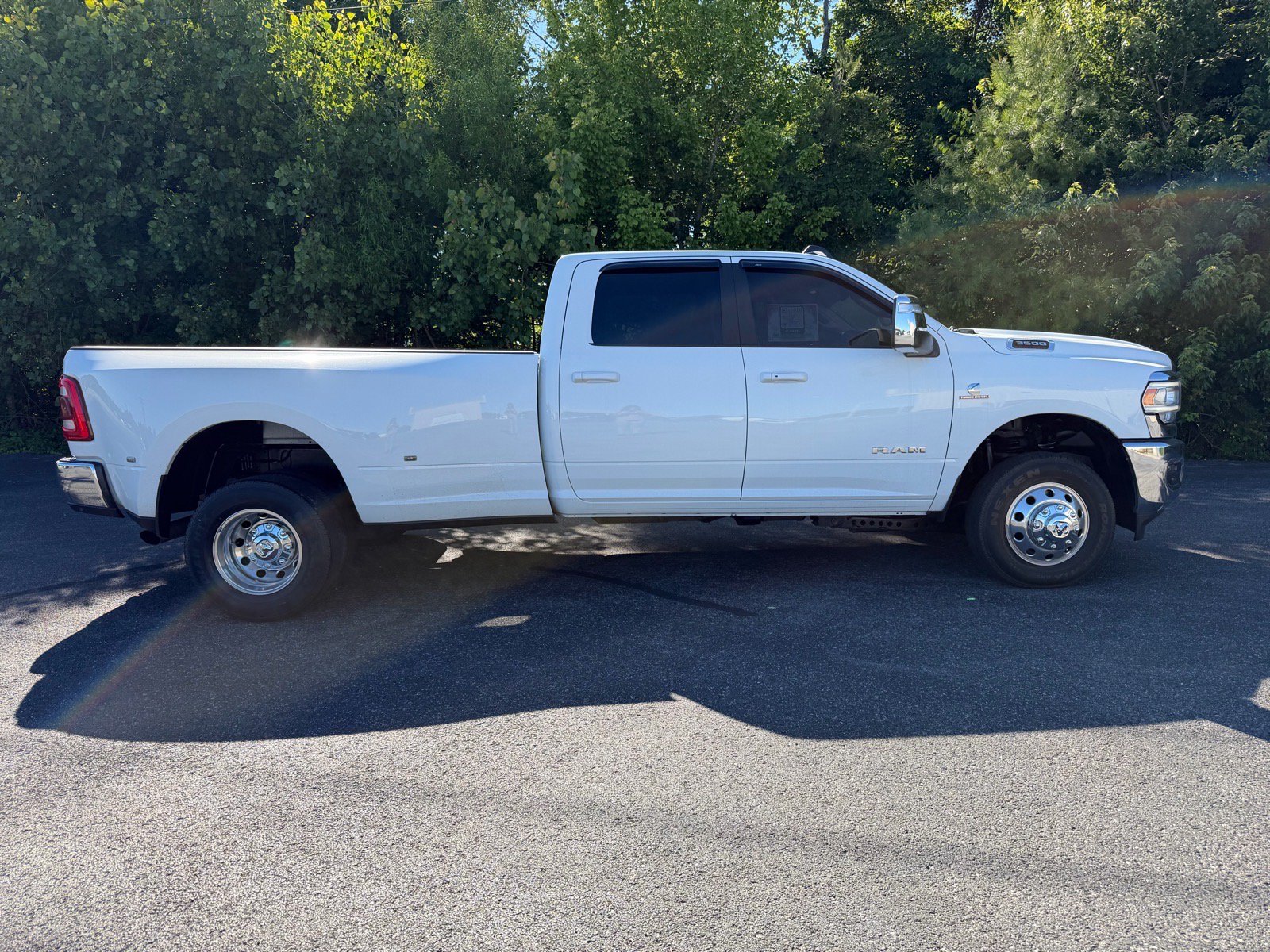 Used 2024 RAM 3500 Laramie AWD/4WD image 24