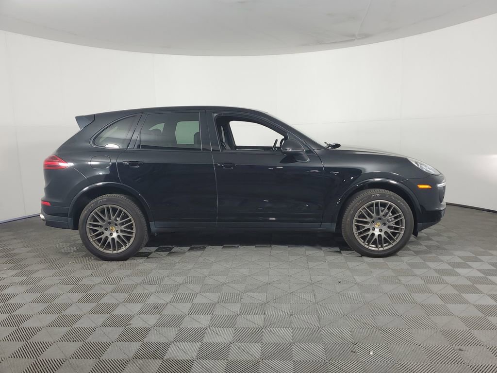 Used 2018 Porsche Cayenne Platinum Edition w/ Premium Package AWD/4WD image 3