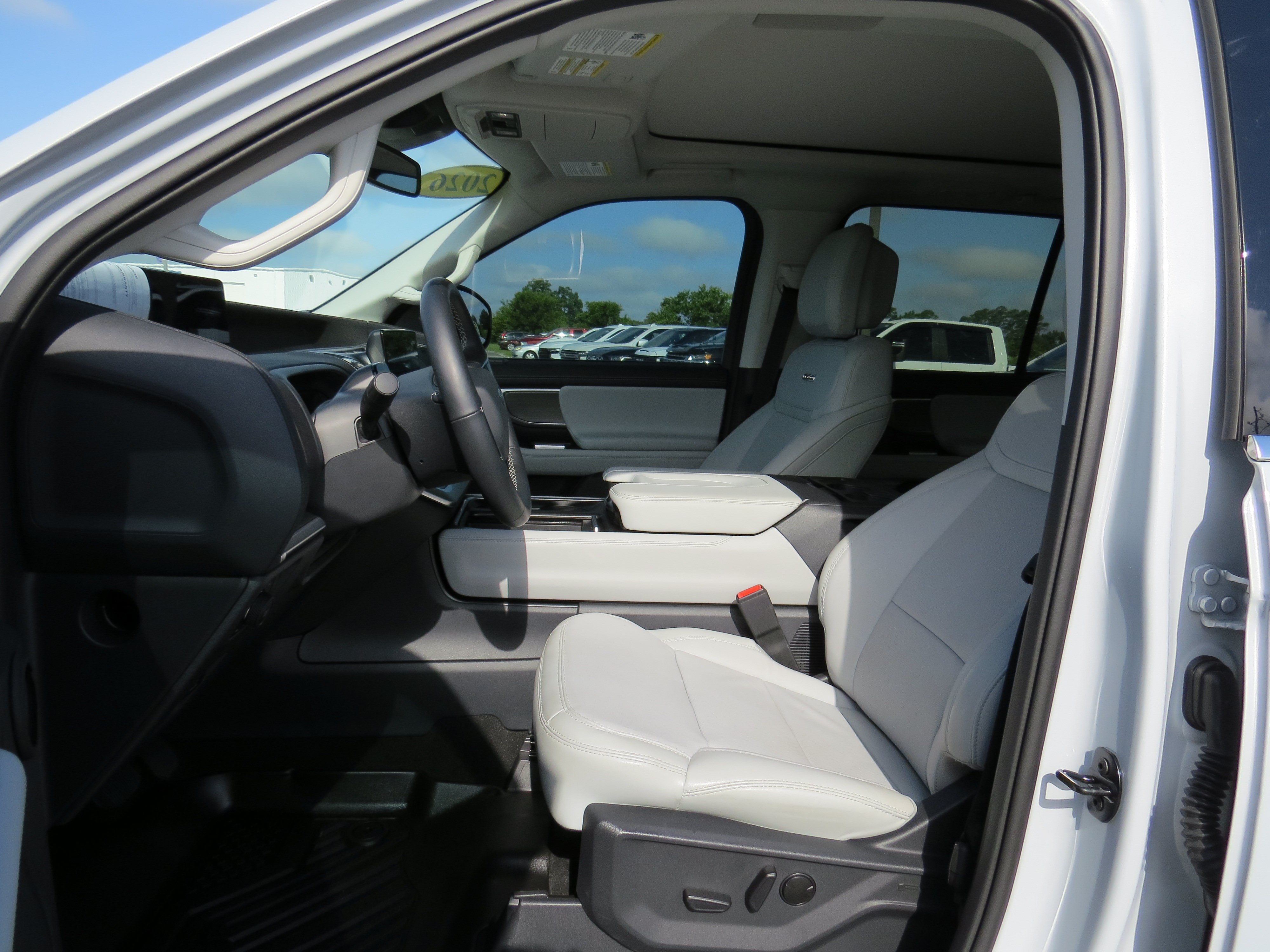 Used 2026 Ford Expedition Max Platinum w/ Driver's Package AWD/4WD image 17