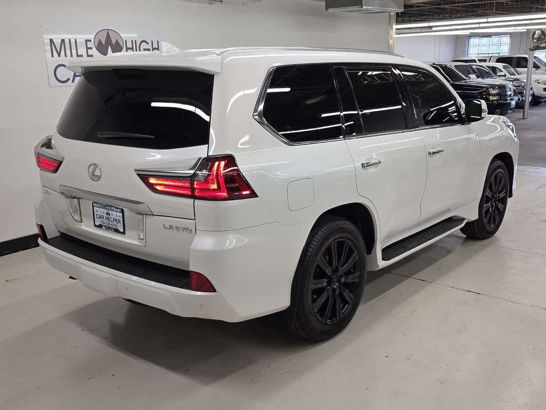 Used 2017 Lexus LX 570 4WD w/ Luxury Package image 19