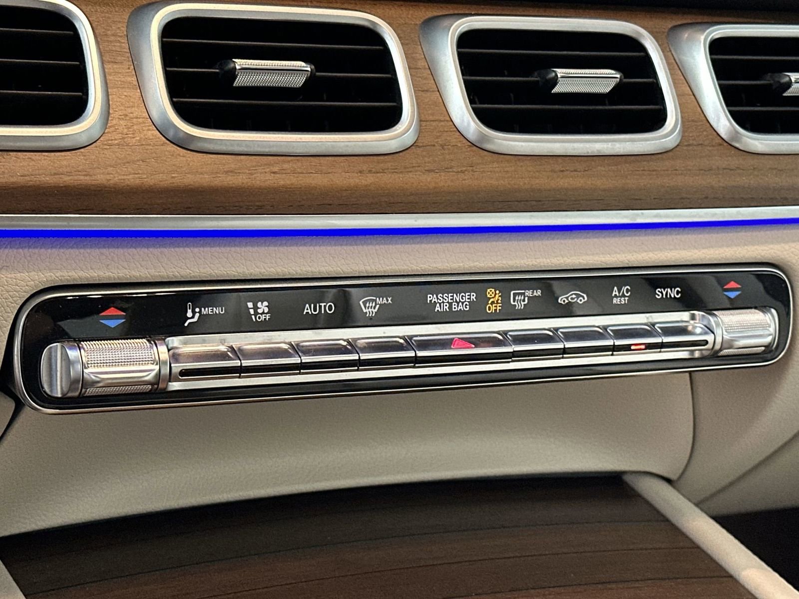 Used 2021 Mercedes-Benz GLE 350 w/ Premium Package image 23