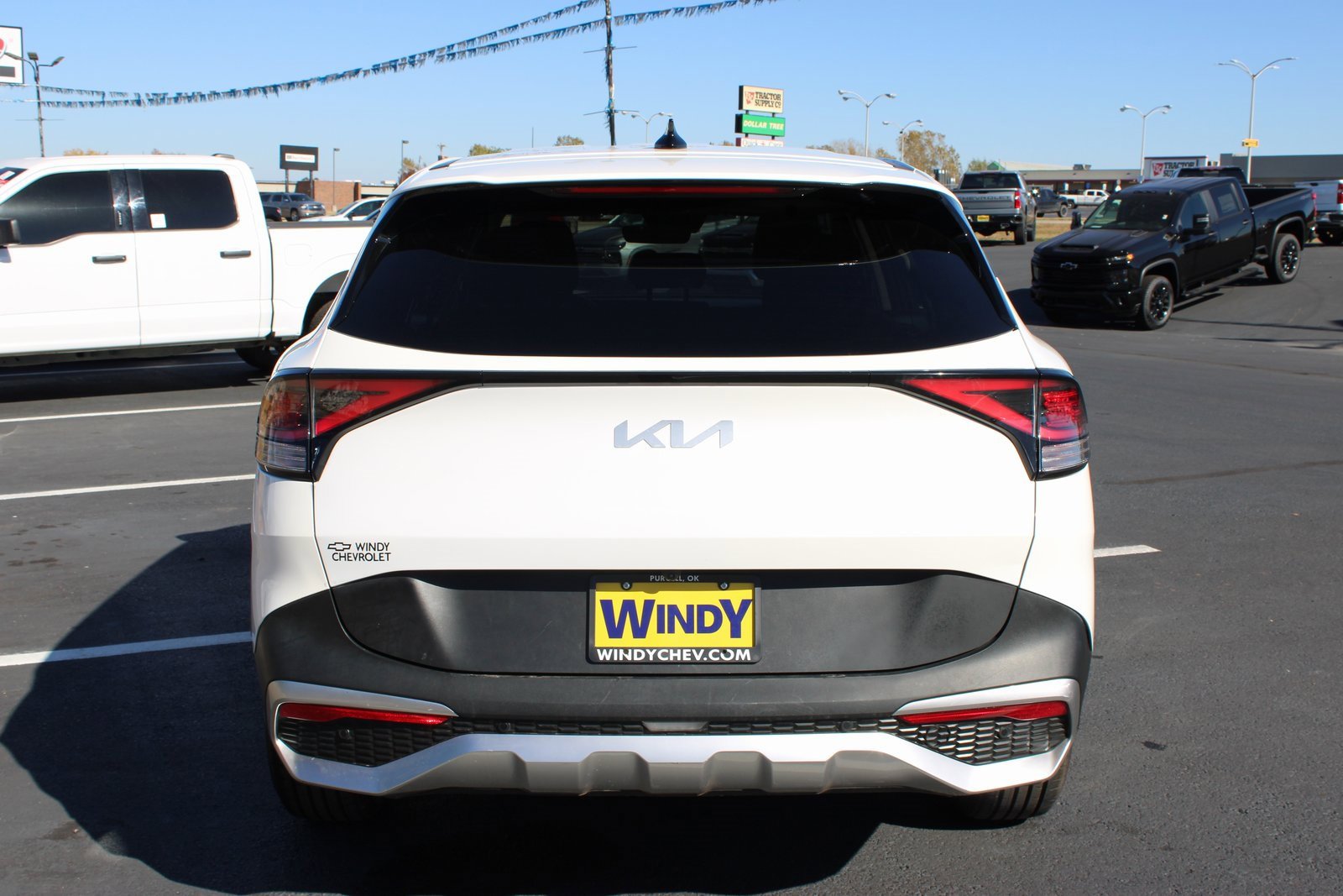 Used 2025 Kia Sportage LX image 7