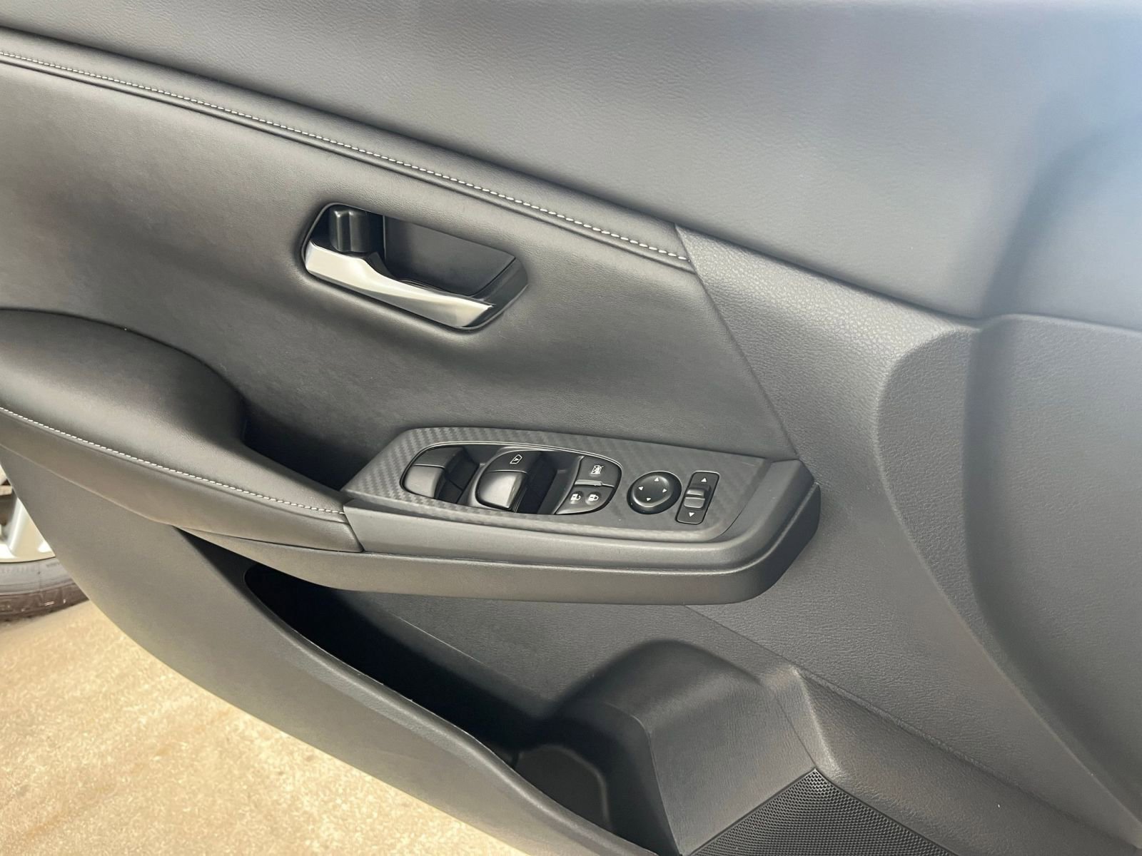 Used 2025 Nissan Sentra SV image 20