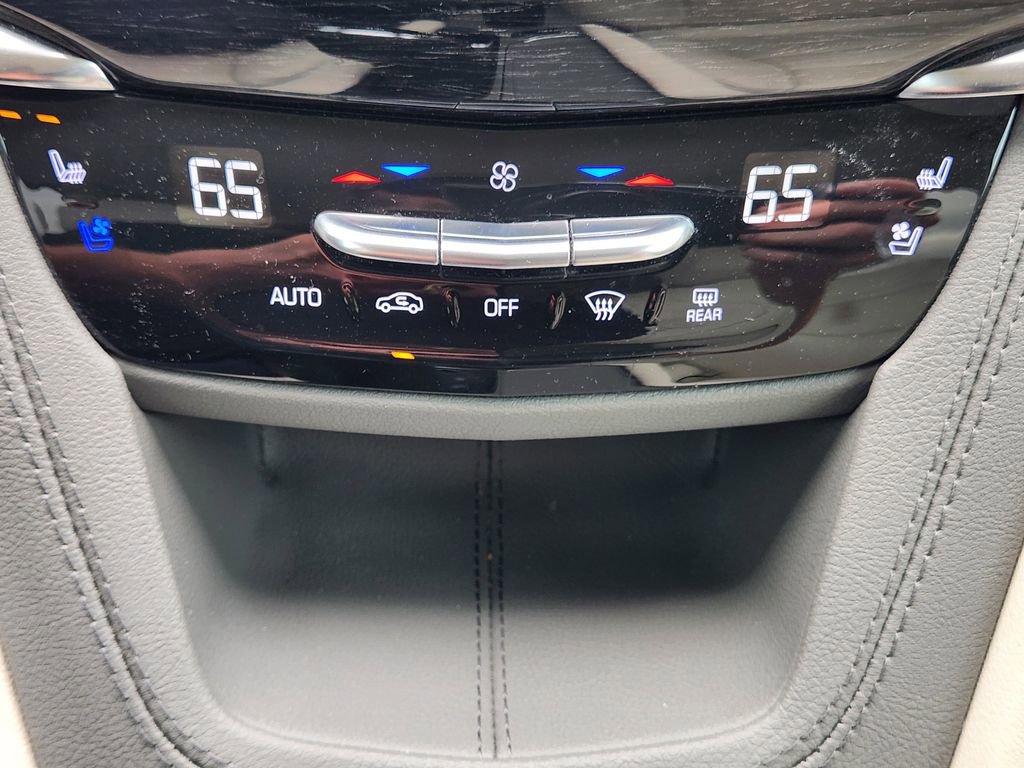 Used 2023 Cadillac XT6 Premium Luxury w/ Technology Package image 20