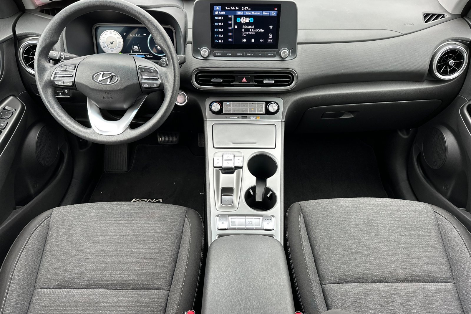 Used 2023 Hyundai Kona SE image 13