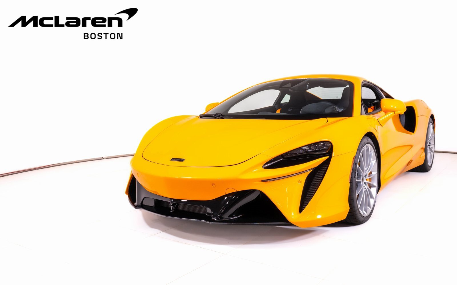 New 2026 McLaren Artura image 9