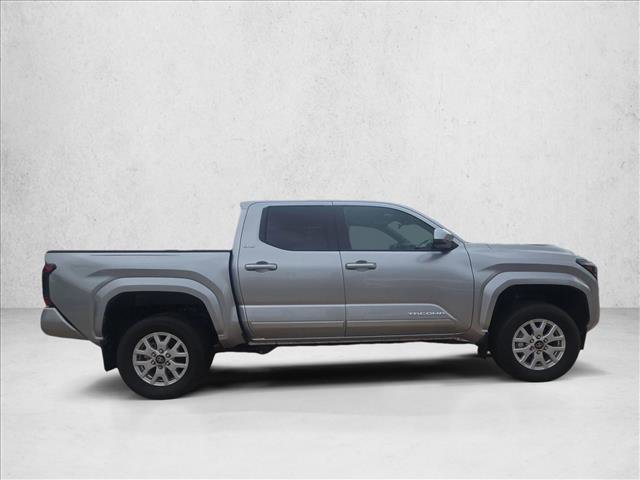 Used 2024 Toyota Tacoma SR5 AWD/4WD image 4