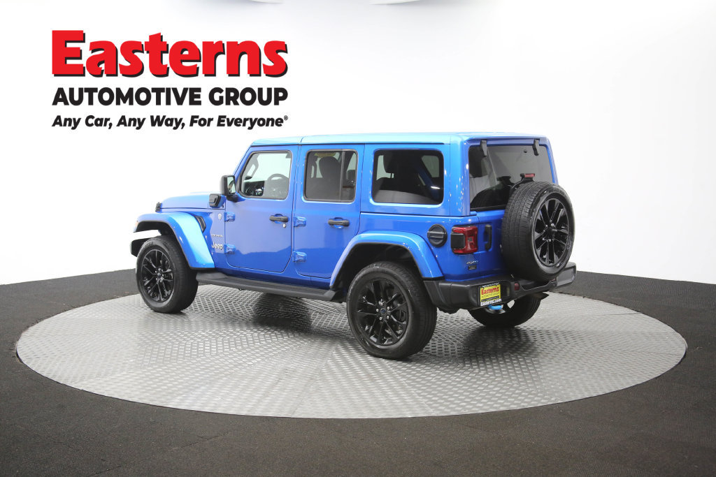 Used 2024 Jeep Wrangler Unlimited Sahara w/ Technology Group AWD/4WD image 65