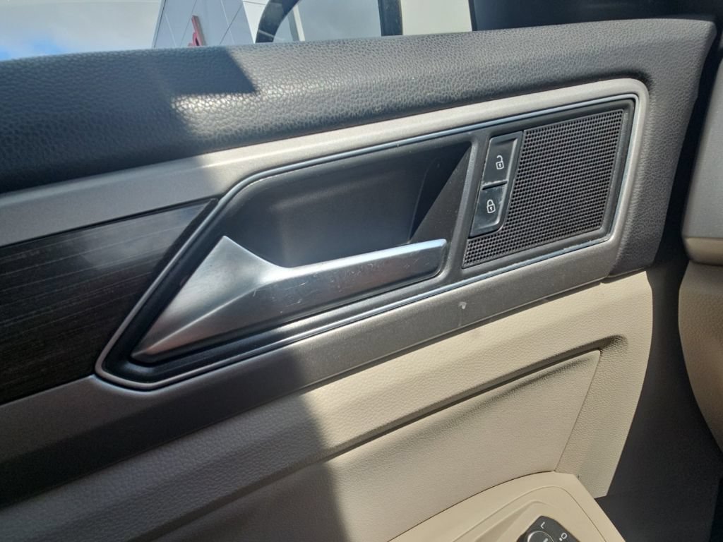 Used 2018 Volkswagen Atlas SEL FWD image 37