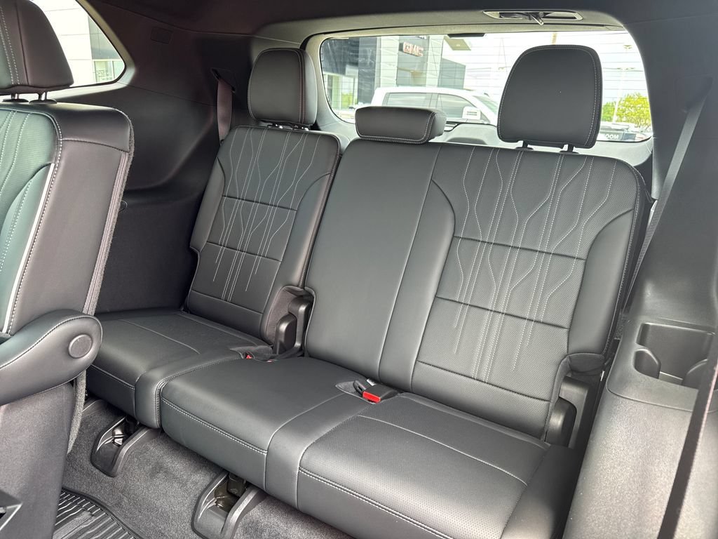 Certified 2025 Buick Enclave Avenir w/ Super Cruise Package AWD/4WD image 41