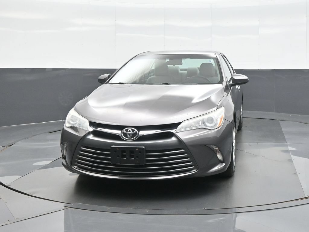 Used 2016 Toyota Camry LE FWD image 2