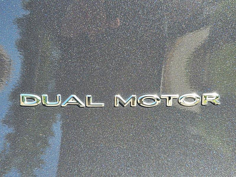 Used 2023 Tesla Model Y Long Range AWD/4WD image 31