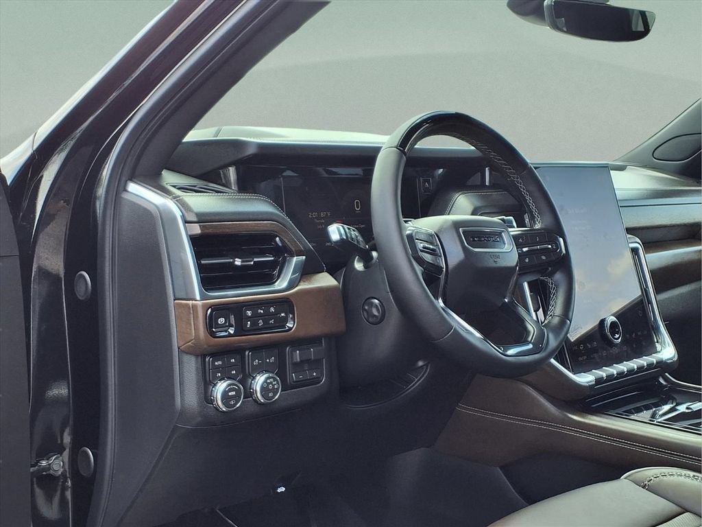 Certified 2026 GMC Yukon XL Denali Ultimate AWD/4WD image 10