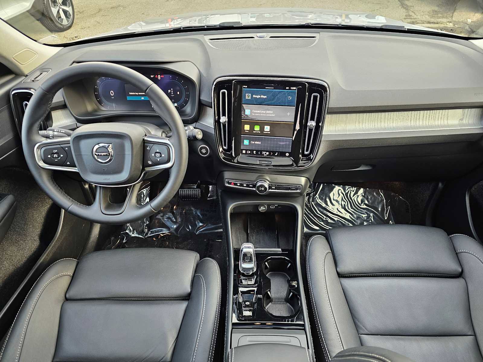 Used 2025 Volvo XC40 B5 Plus w/ Climate Package AWD/4WD image 25