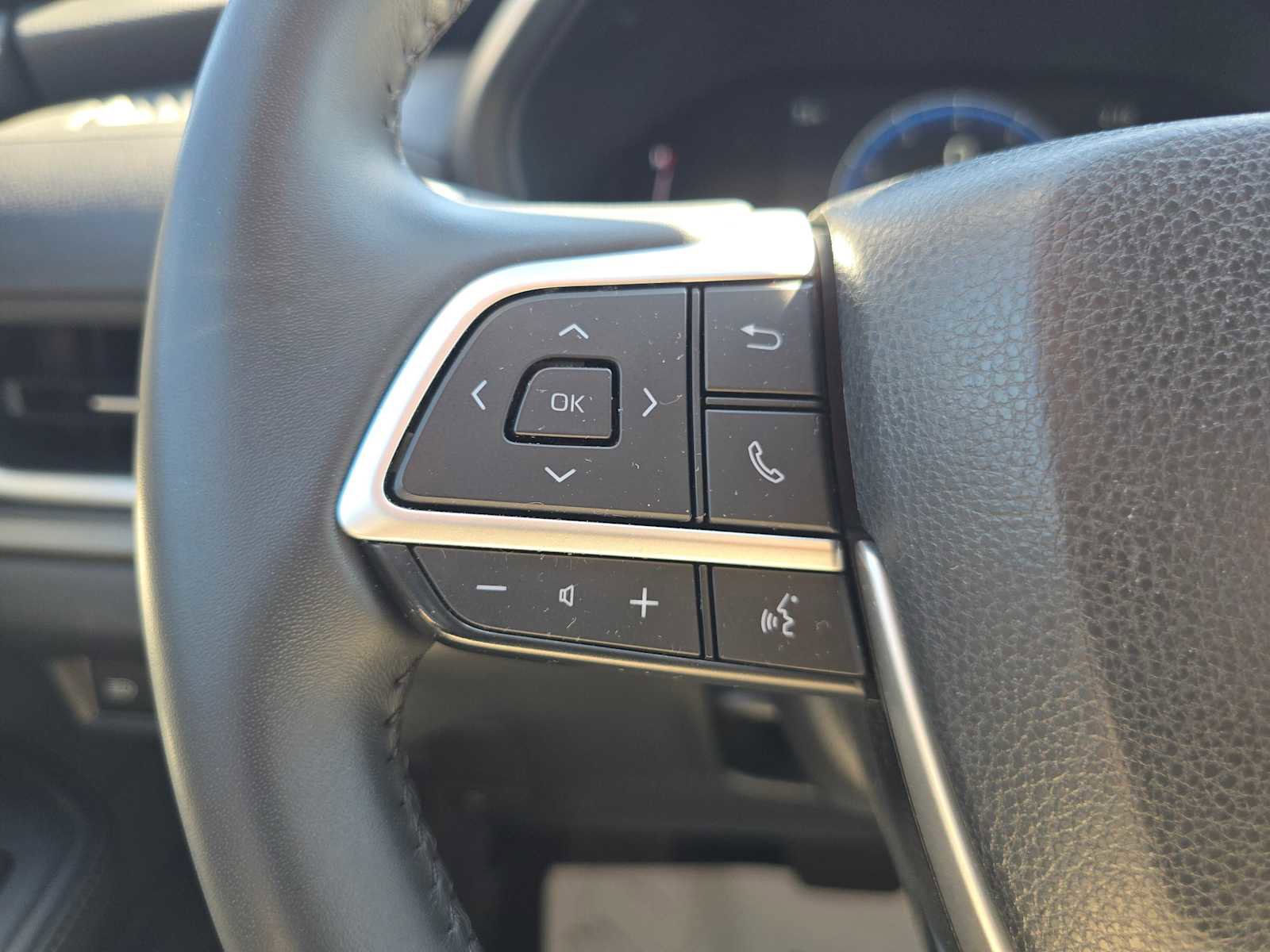 Certified 2025 Toyota Grand Highlander FWD image 30