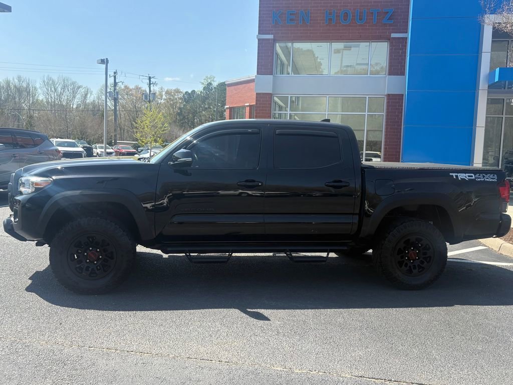 Used 2019 Toyota Tacoma TRD Off-Road w/ Technology Package image 2
