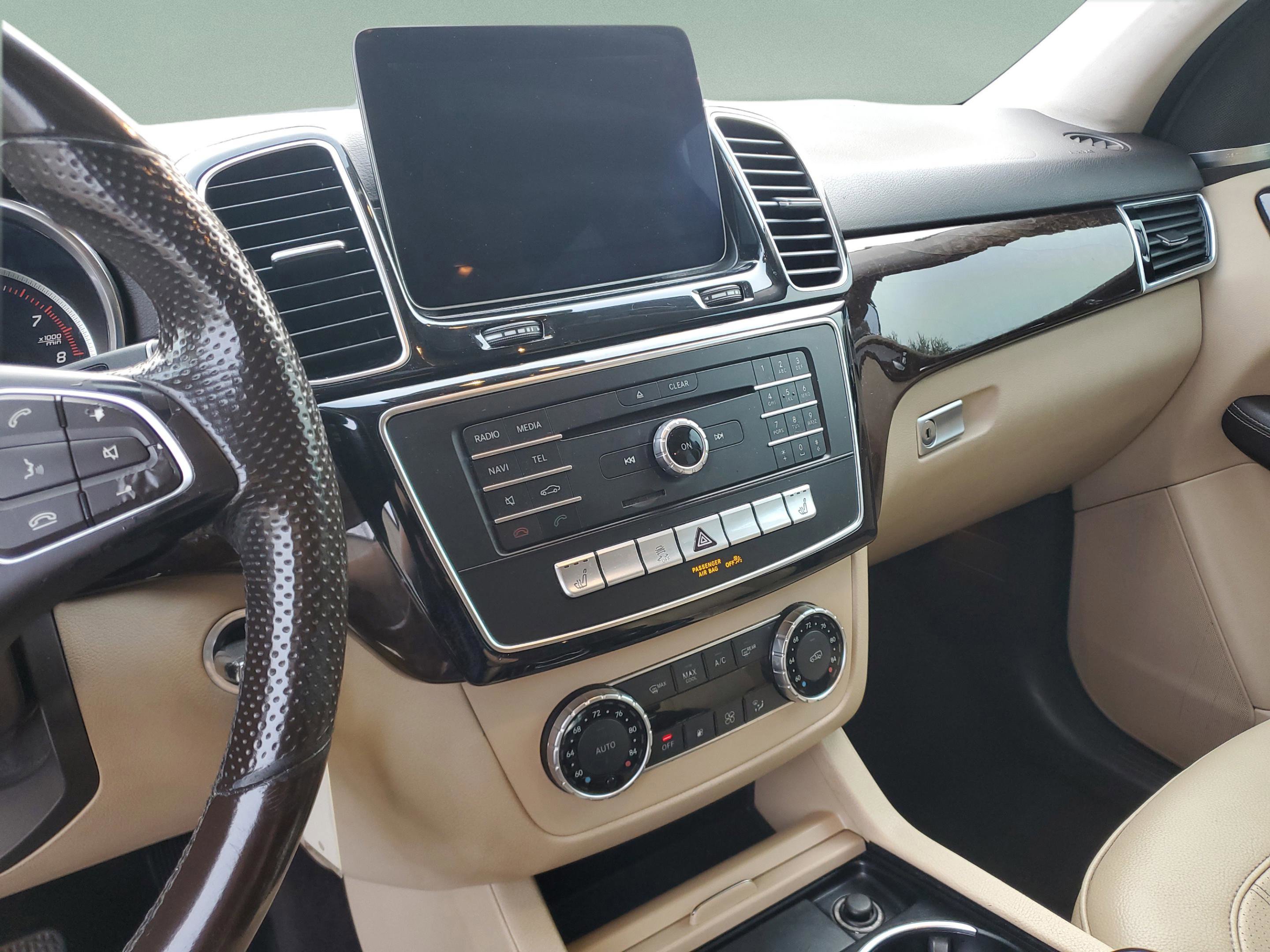 Used 2018 Mercedes-Benz GLE 350 w/ Premium 1 Package image 26