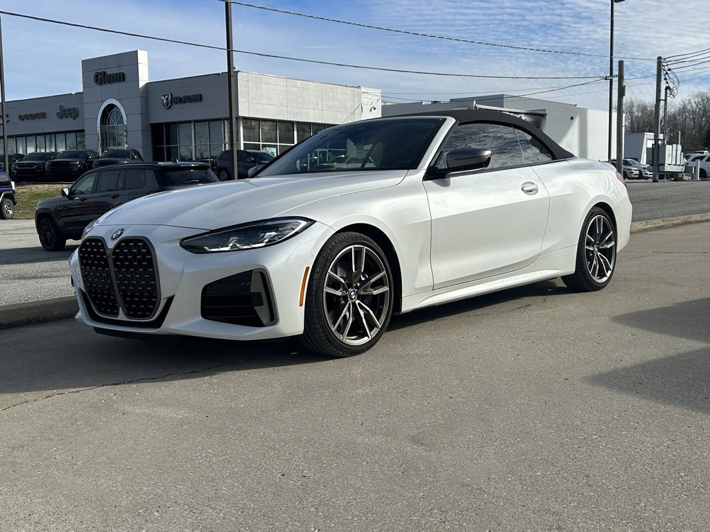 Used 2024 BMW 440i xDrive Convertible w/ Premium Package image 2