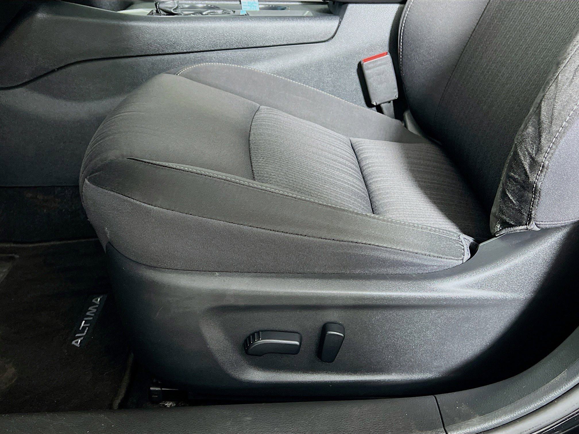 Used 2019 Nissan Altima 2.5 S FWD image 19