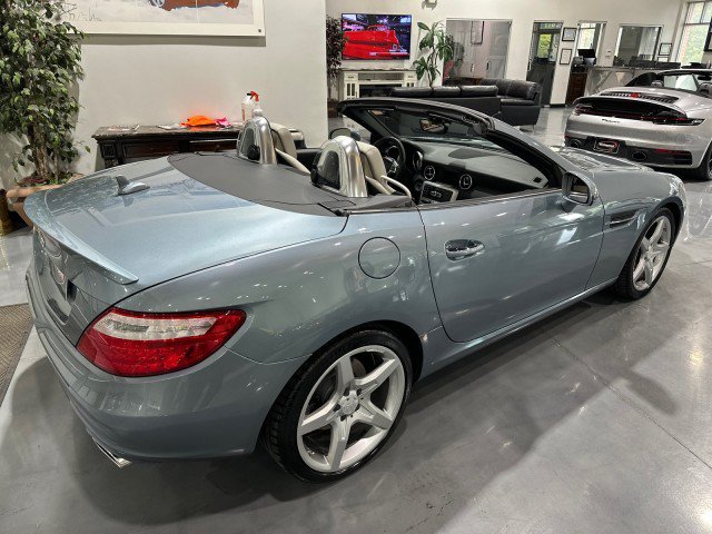 Used 2013 Mercedes-Benz SLK 250 image 22