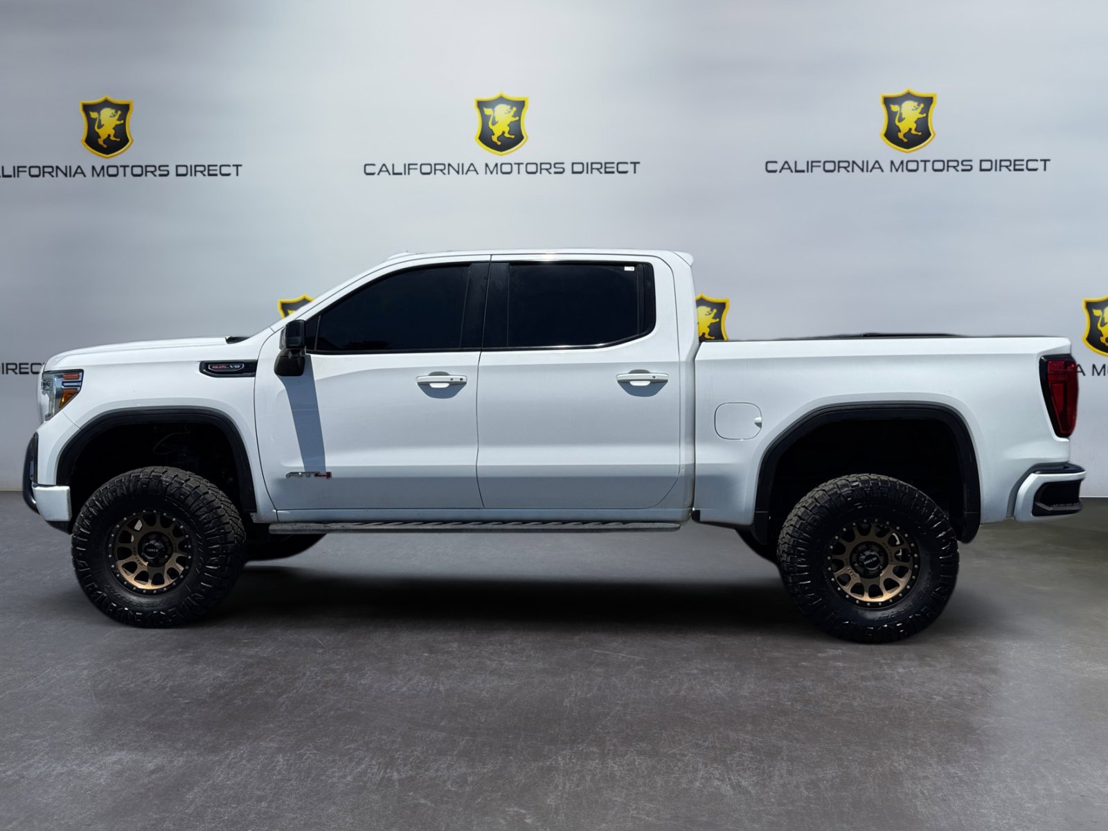 Used 2021 GMC Sierra 1500 AT4 w/ AT4 Premium Package AWD/4WD image 2