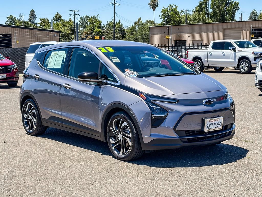 Used 2023 Chevrolet Bolt LT w/ Infotainment Package FWD image 5