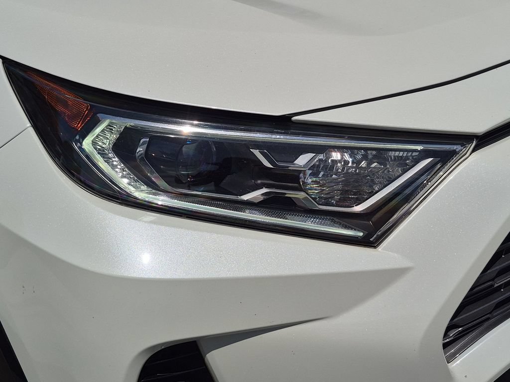 Used 2020 Toyota RAV4 XSE w/ Carpet Mat Package AWD/4WD image 23