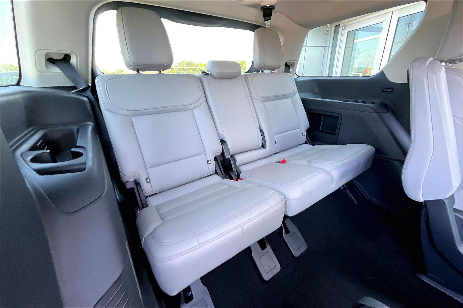 Used 2025 Ford Expedition Active AWD/4WD image 27
