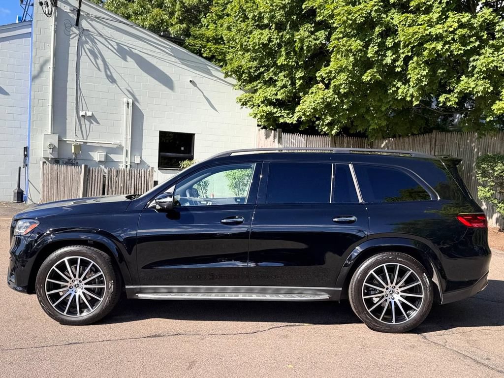 Used 2026 Mercedes-Benz GLS 580 4MATIC image 3