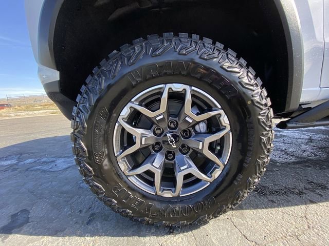 New 2026 Chevrolet Colorado ZR2 w/ Technology Package AWD/4WD image 10