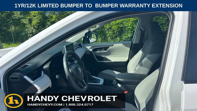 Used 2025 Toyota RAV4 XLE AWD/4WD image 13