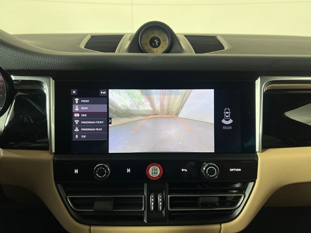 Certified 2026 Porsche Macan AWD/4WD image 28