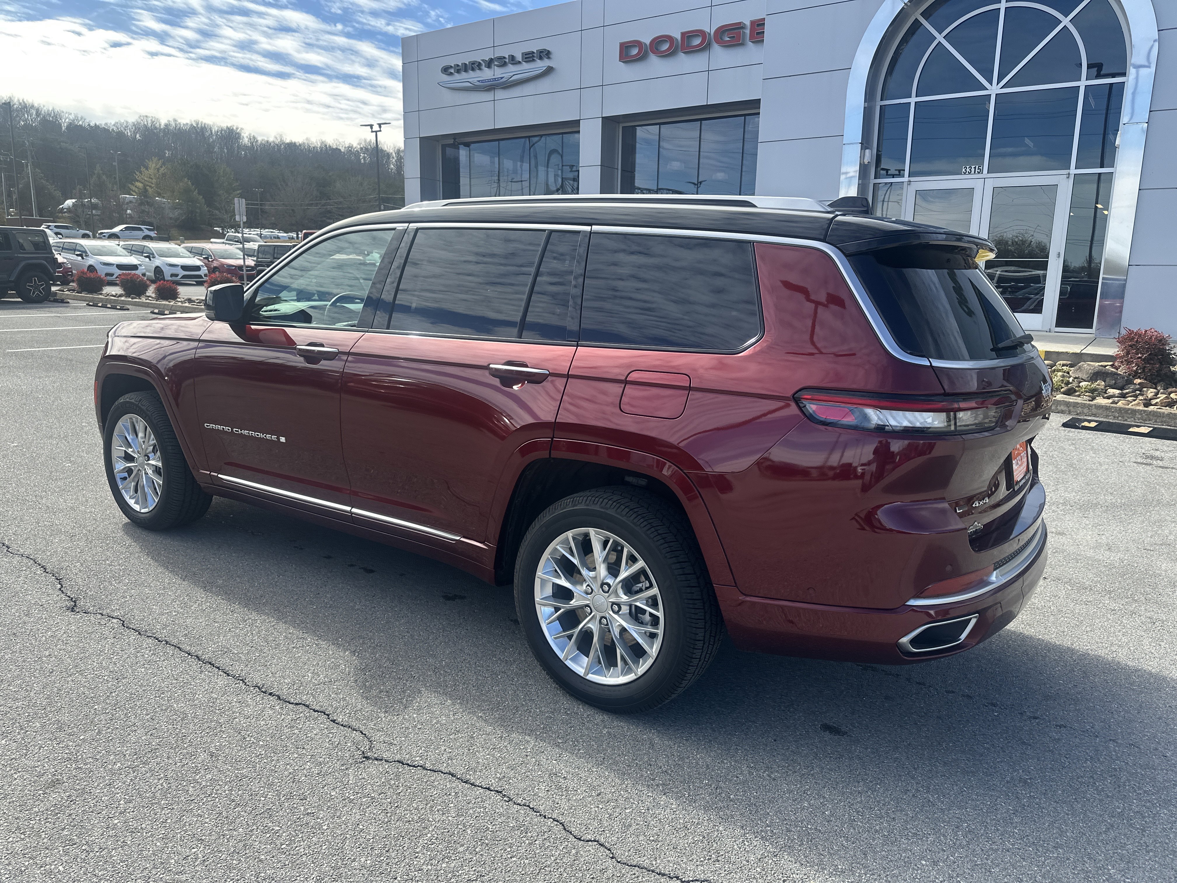 Used 2021 Jeep Grand Cherokee L Summit w/ Luxury Tech Group V image 10