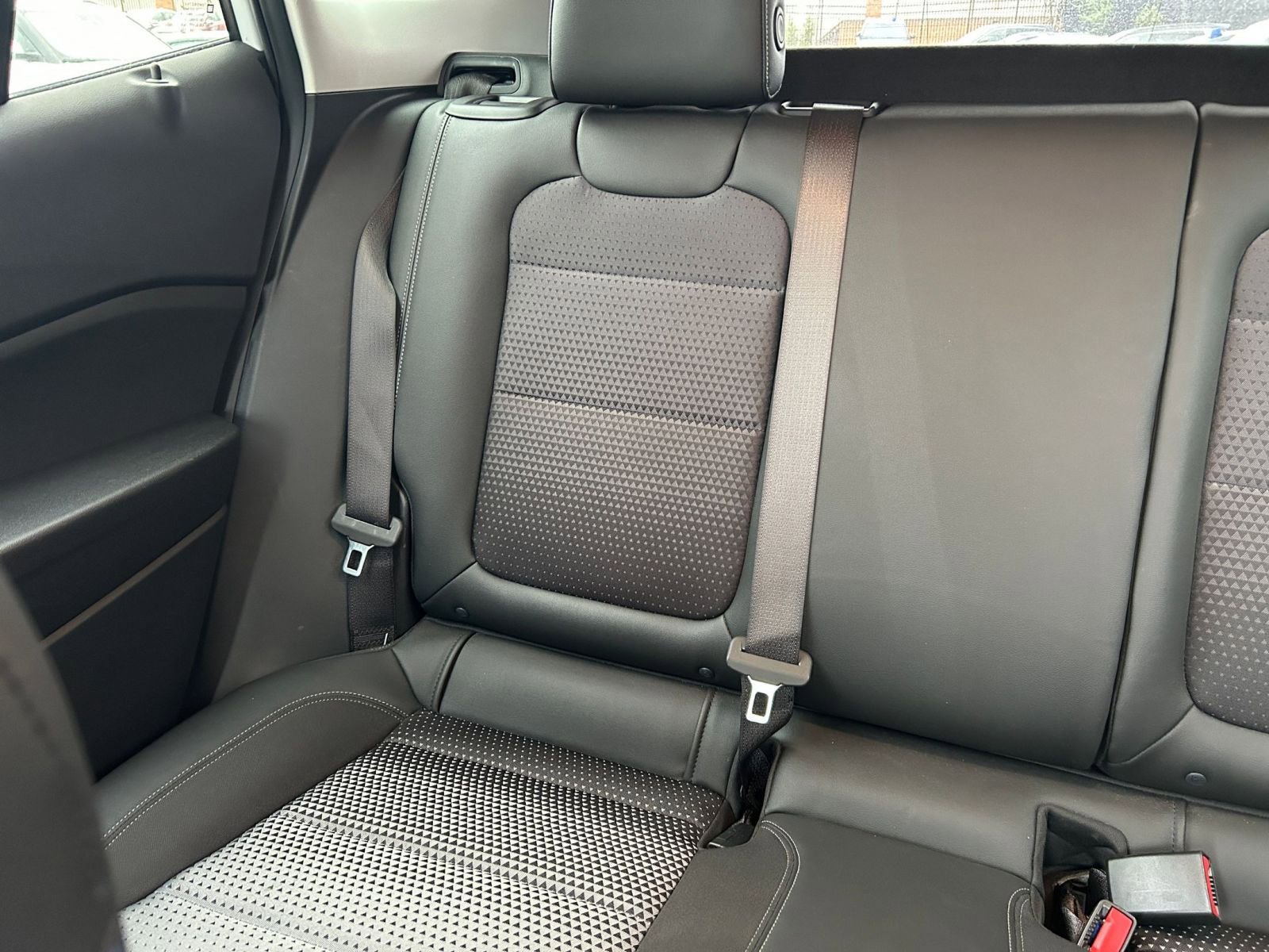 Used 2025 Chevrolet Trax LT w/ LT Convenience Package image 34