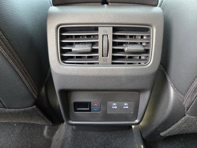 Certified 2025 Nissan Rogue SL w/ SL Premium Package FWD image 12