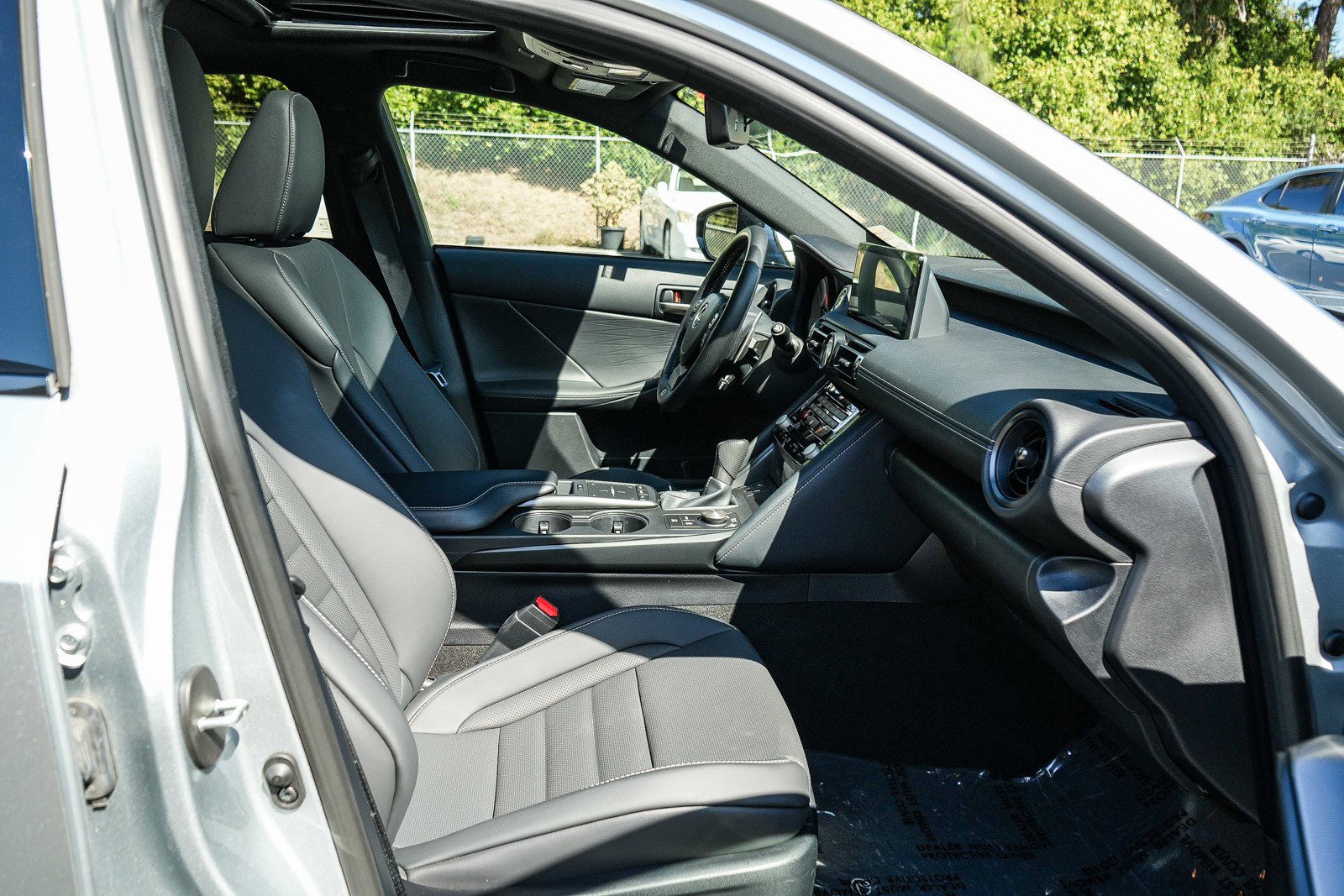 Used 2024 Lexus IS 500 RWD image 17