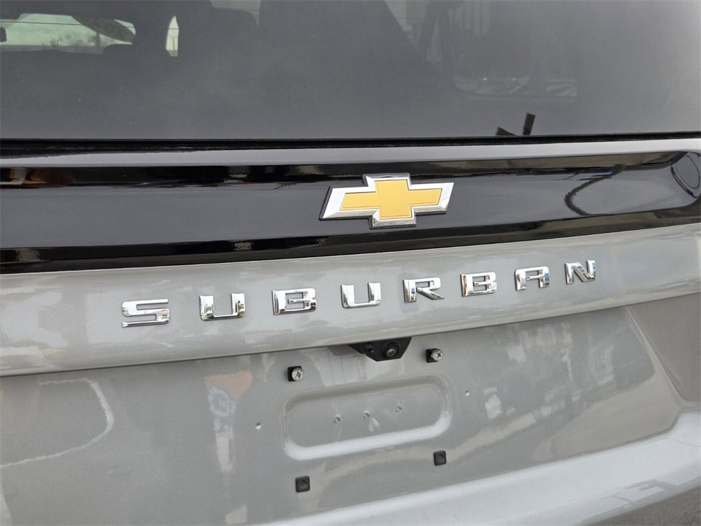Used 2025 Chevrolet Suburban Premier image 13