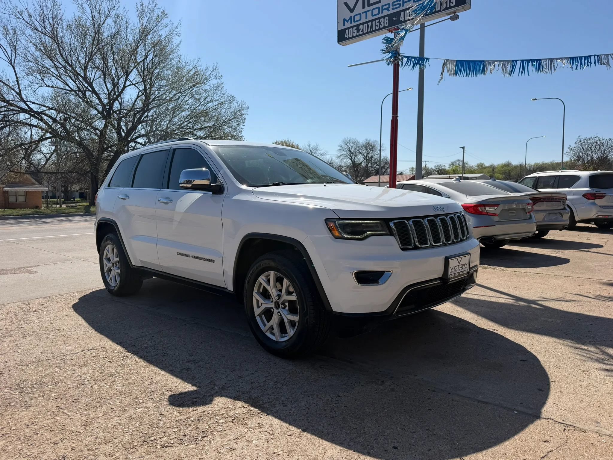 Used 2017 Jeep Grand Cherokee Limited w/ Luxury Group II RWD image 2