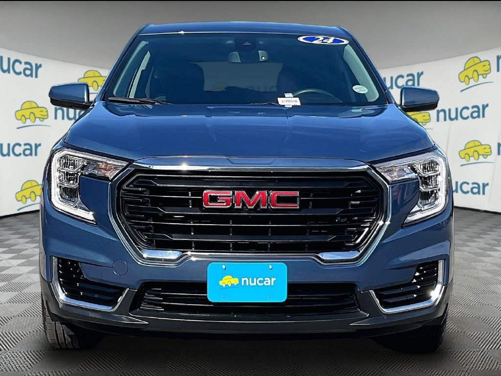 Used 2024 GMC Terrain SLE AWD/4WD image 2