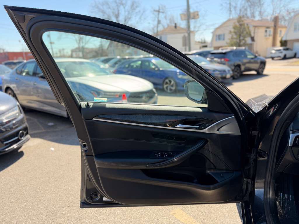 Used 2017 BMW 540i xDrive w/ Premium Package image 16