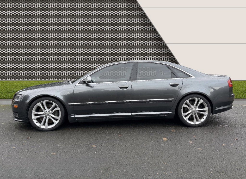 Used 2009 Audi S8 image 13